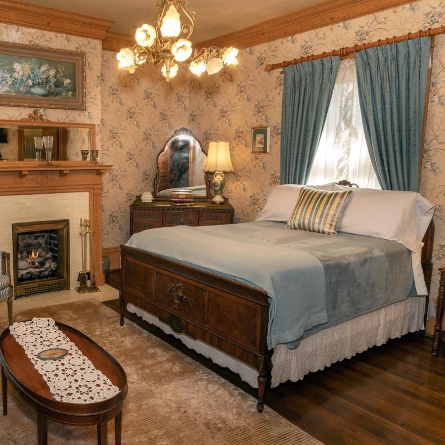 Scottdale South Broadway Manor B&B - Near Fallingwater, Ohiopyle State Park, Hiking & Biking Trails Gap מראה חיצוני תמונה