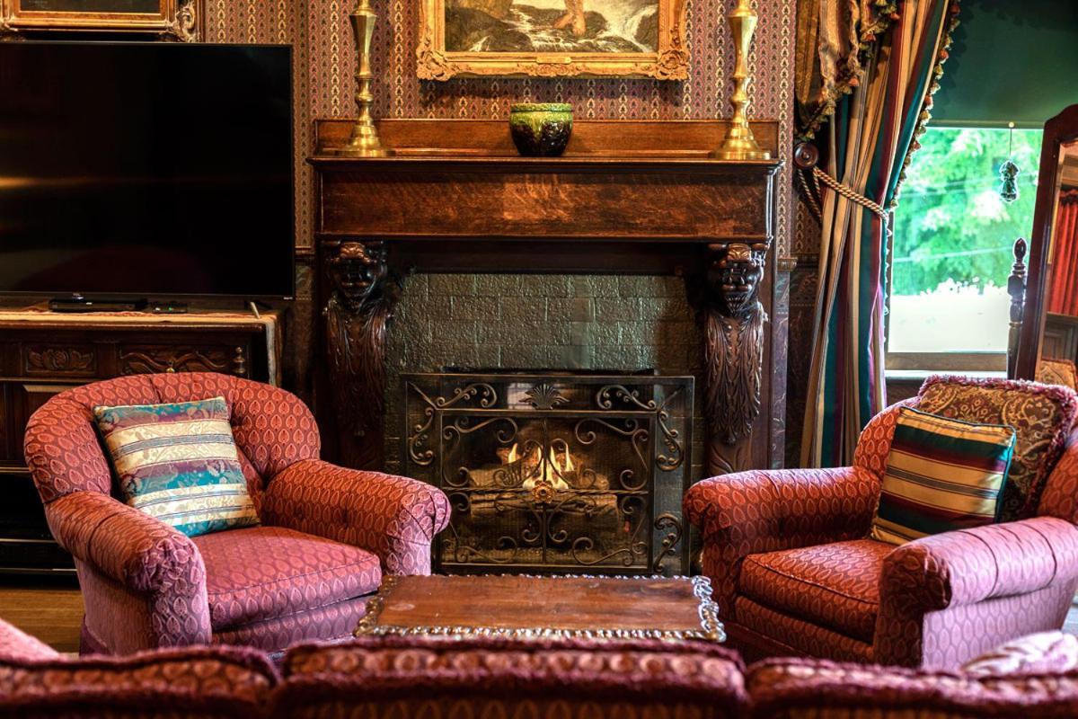 Scottdale South Broadway Manor B&B - Near Fallingwater, Ohiopyle State Park, Hiking & Biking Trails Gap מראה חיצוני תמונה