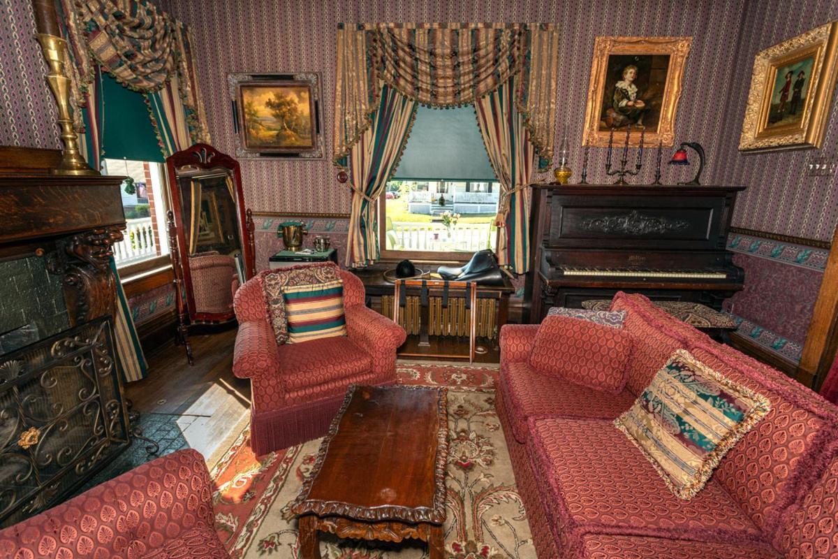 Scottdale South Broadway Manor B&B - Near Fallingwater, Ohiopyle State Park, Hiking & Biking Trails Gap מראה חיצוני תמונה