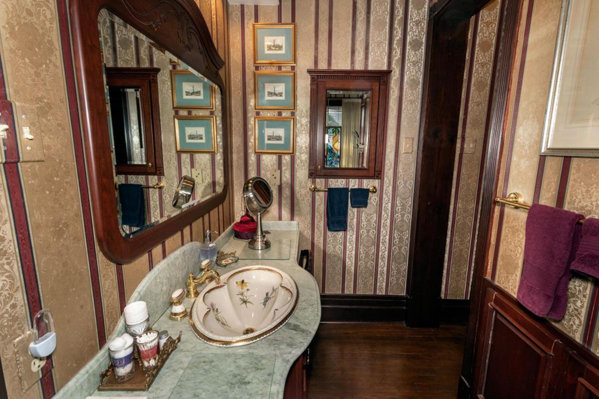 Scottdale South Broadway Manor B&B - Near Fallingwater, Ohiopyle State Park, Hiking & Biking Trails Gap מראה חיצוני תמונה