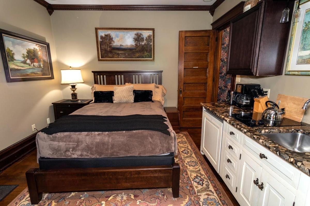 Scottdale South Broadway Manor B&B - Near Fallingwater, Ohiopyle State Park, Hiking & Biking Trails Gap מראה חיצוני תמונה