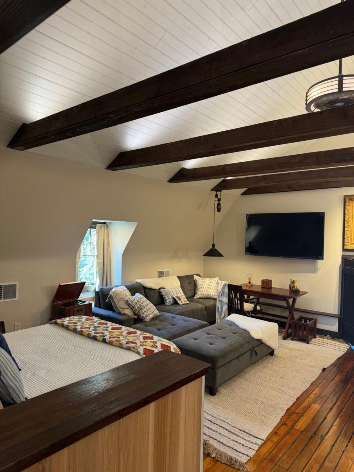 Scottdale South Broadway Manor B&B - Near Fallingwater, Ohiopyle State Park, Hiking & Biking Trails Gap מראה חיצוני תמונה